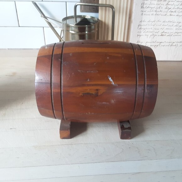 Vintage Cedar Wood Whiskey Barrel Bank "Ye Olde Money Barrel" - Picture 4 of 6